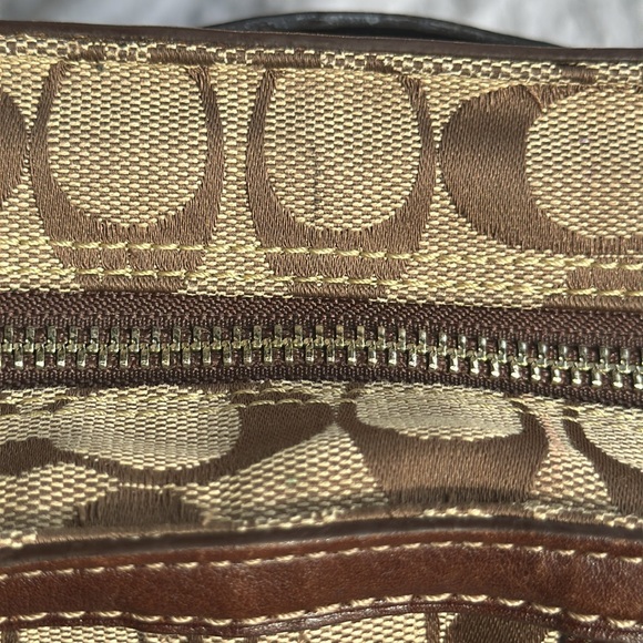 Hampton Business Tote - Picture 14 of 16